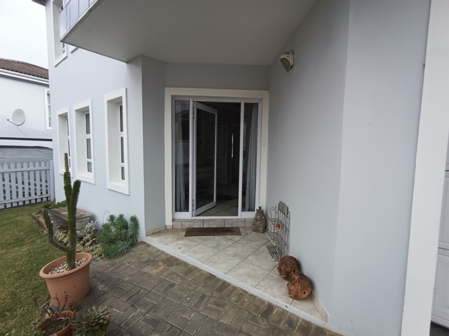 To Let 3 Bedroom Property for Rent in Paradise Western Cape